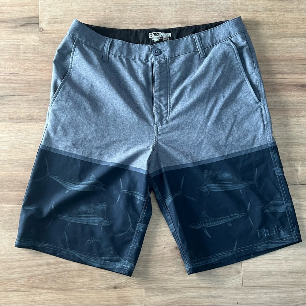 HUK Performance Fabrics Shorts Hybrid 42x10” Gray Marlin Cargo Fishing 144273